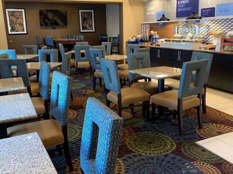 هتل Holiday Inn Express St. Paul South   Inver Grove Heights, An Ihg