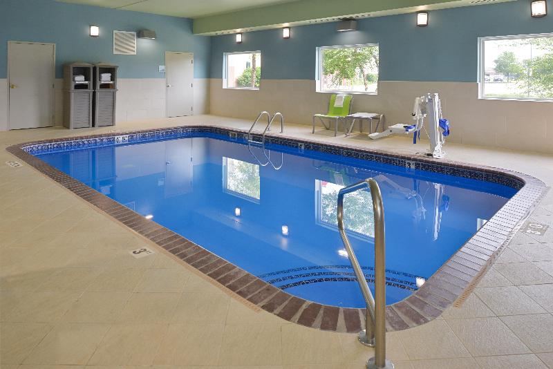 هتل Holiday Inn Express & Suites   Omaha   120th And Maple, An Ihg
