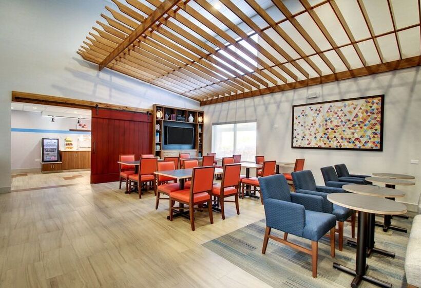 Отель Holiday Inn Express & Suites Aurora Naperville, An Ihg