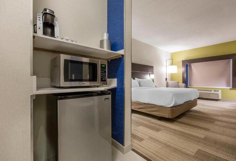 Отель Holiday Inn Express And Suites Chicago West   St Charles, An Ihg