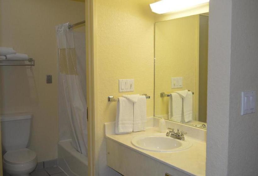 酒店 Howard Johnson By Wyndham San Antonio  & Suites