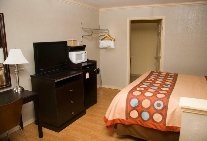 호텔 Inn At King City