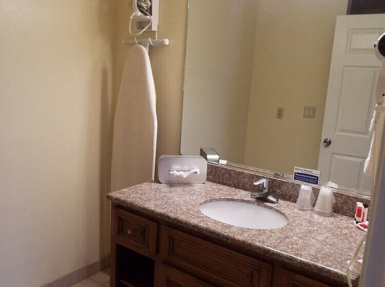 호텔 Inn At King City