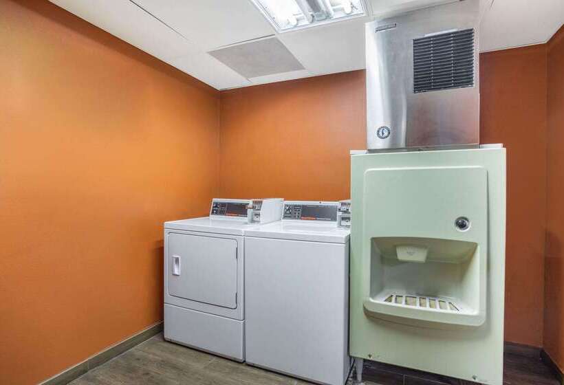 호텔 La Quinta Inn By Wyndham Decatur Alabama