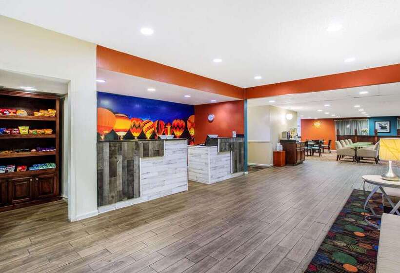 בית מלון כפרי La Quinta Inn By Wyndham Decatur Alabama