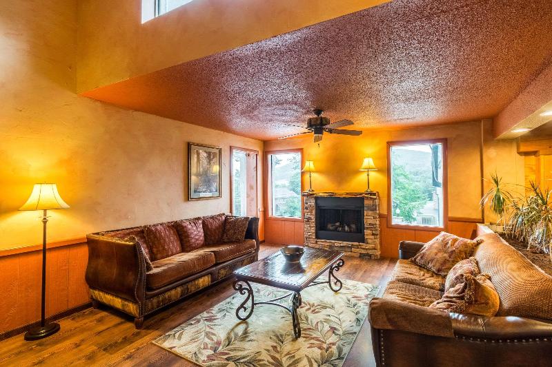 Отель Quaint Inn & Suites