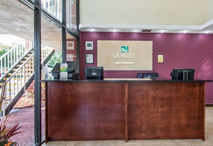 호텔 Quality Inn & Suites At Tropicana Field