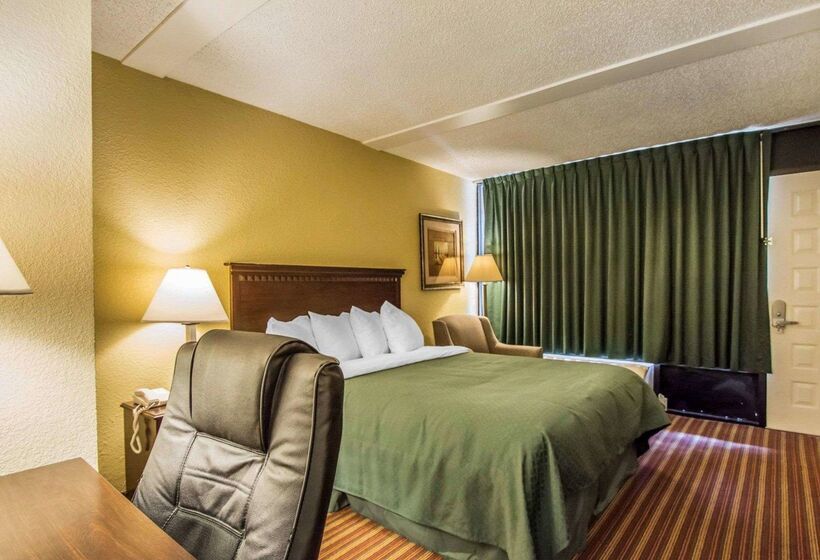 호텔 Quality Inn & Suites At Tropicana Field