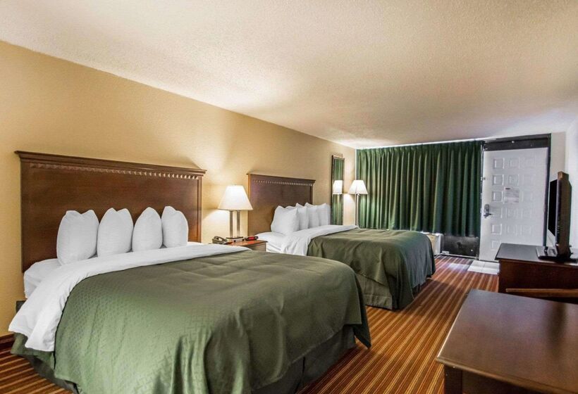 호텔 Quality Inn & Suites At Tropicana Field