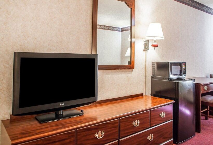 فندق Quality Inn Midway