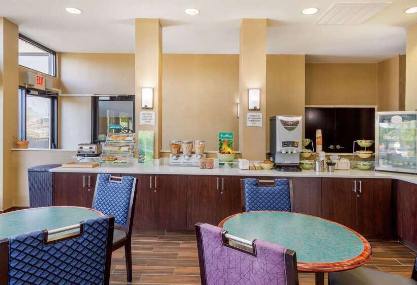 فندق Quality Inn & Suites Olde Town