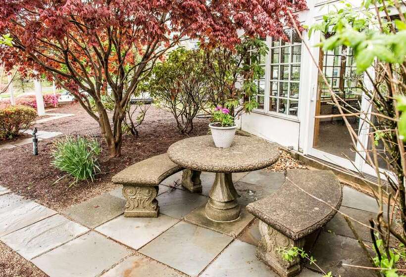 Отель Quality Inn Pittsburgh Airport