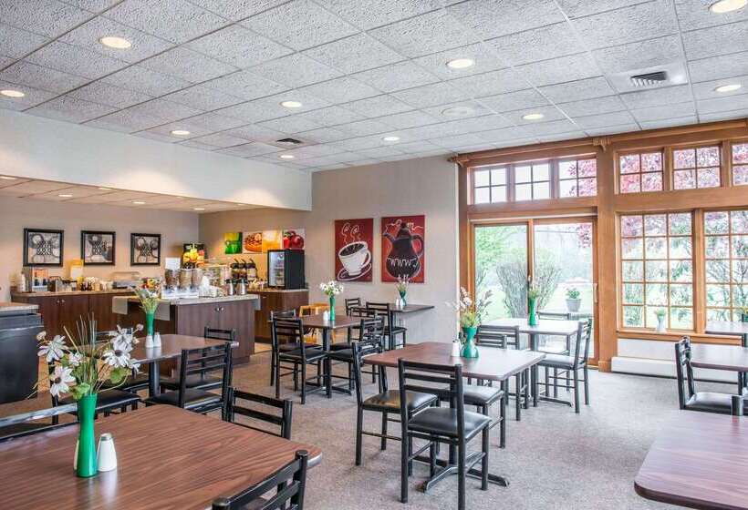 Отель Quality Inn Pittsburgh Airport