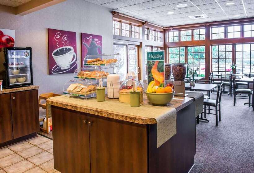 Отель Quality Inn Pittsburgh Airport