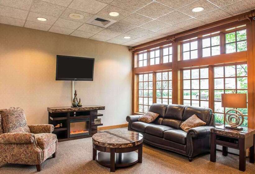 Отель Quality Inn Pittsburgh Airport