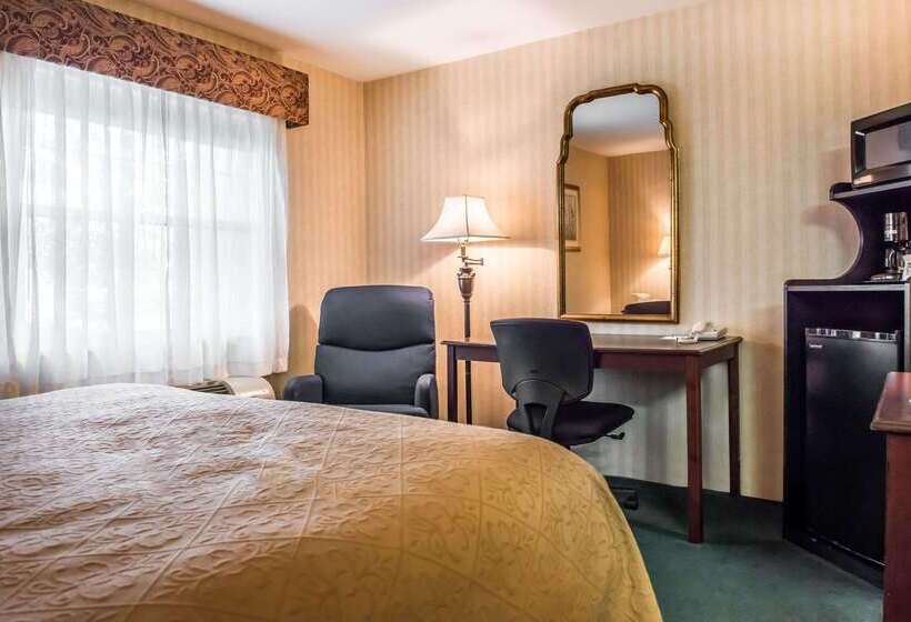 Отель Quality Inn Pittsburgh Airport