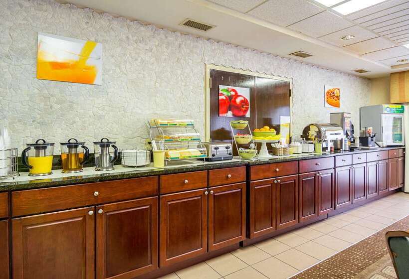 בית מלון כפרי Quality Inn & Suites Kearneysville  Martinsburg