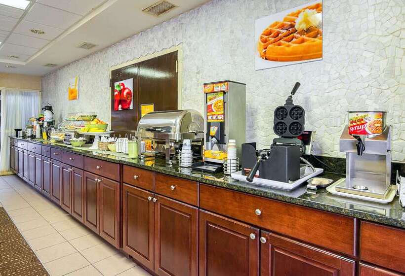 בית מלון כפרי Quality Inn & Suites Kearneysville  Martinsburg