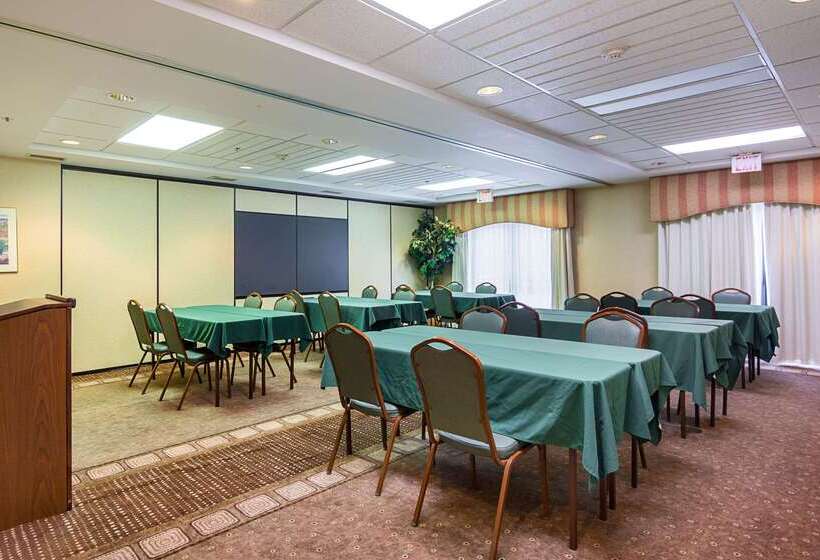 בית מלון כפרי Quality Inn & Suites Kearneysville  Martinsburg