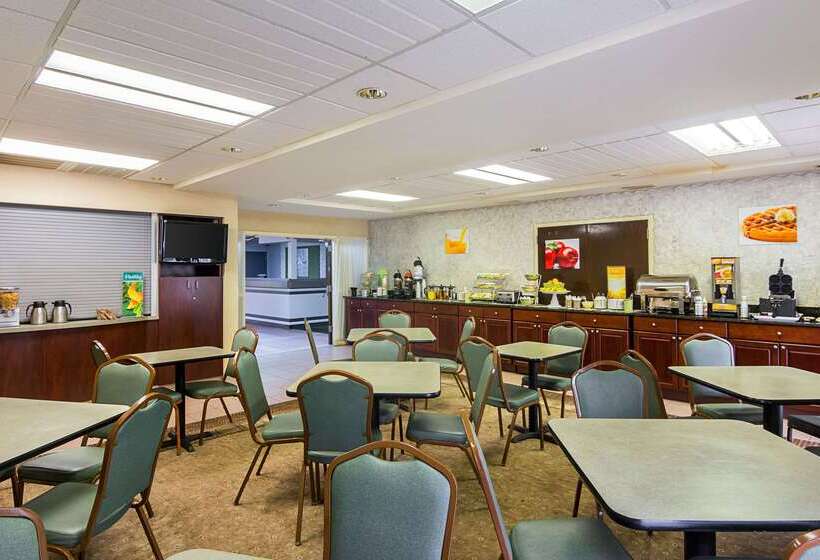 בית מלון כפרי Quality Inn & Suites Kearneysville  Martinsburg