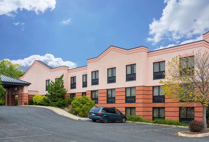 בית מלון כפרי Quality Inn & Suites Kearneysville  Martinsburg