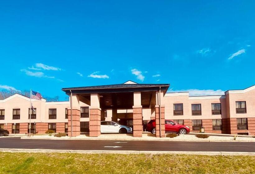 בית מלון כפרי Quality Inn & Suites Kearneysville  Martinsburg