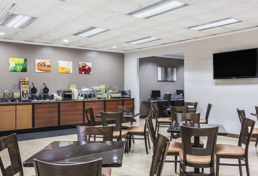호텔 Quality Inn & Suites Los Angeles Airport Lax