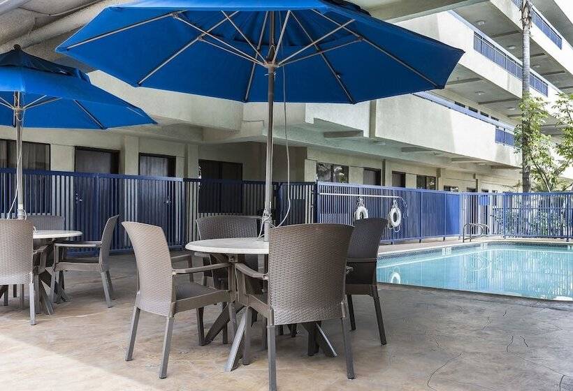 호텔 Quality Inn & Suites Los Angeles Airport Lax
