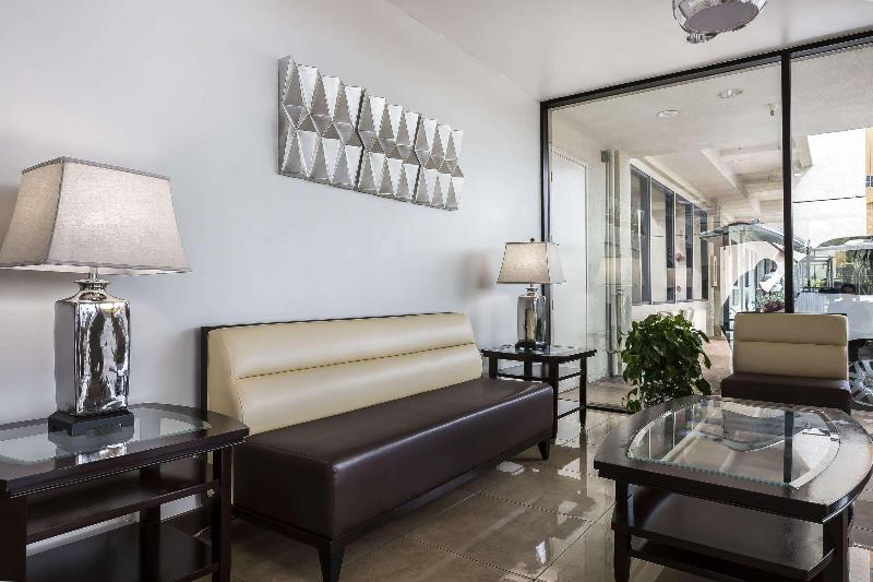 호텔 Quality Inn & Suites Los Angeles Airport Lax