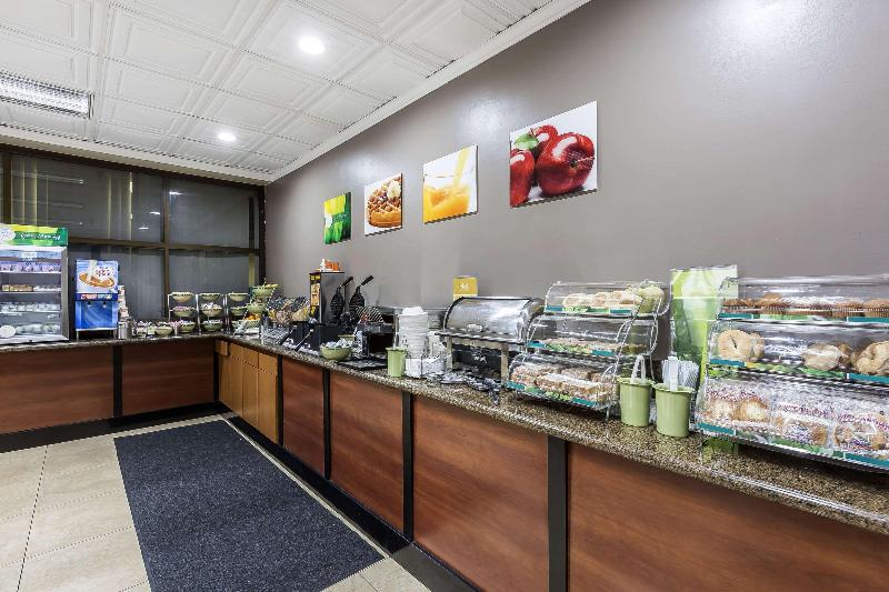 호텔 Quality Inn & Suites Los Angeles Airport Lax