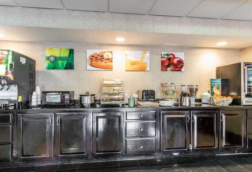 Отель Quality Inn & Suites Memphis East