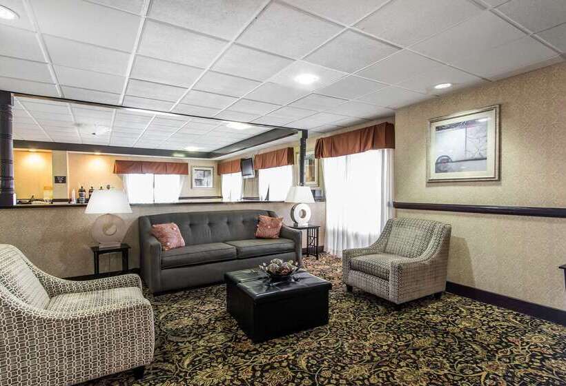 Отель Quality Inn & Suites Memphis East