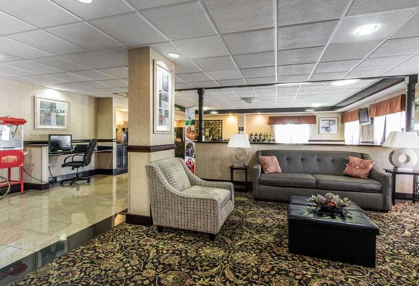 Отель Quality Inn & Suites Memphis East