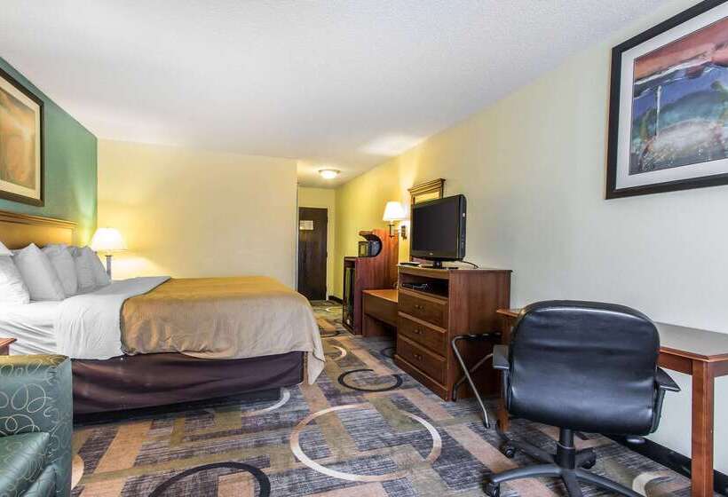 Отель Quality Inn & Suites Memphis East