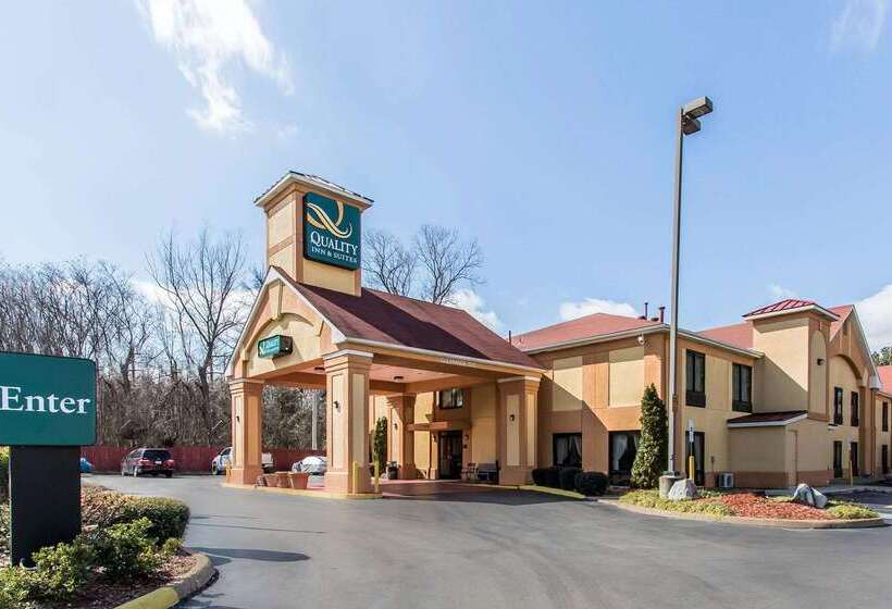 Отель Quality Inn & Suites Memphis East