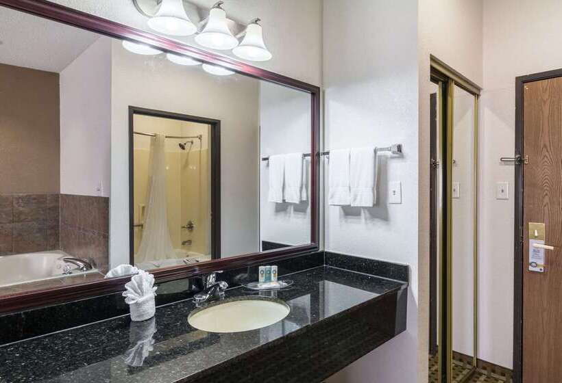 فندق Quality Suites Burleson   Ft Worth