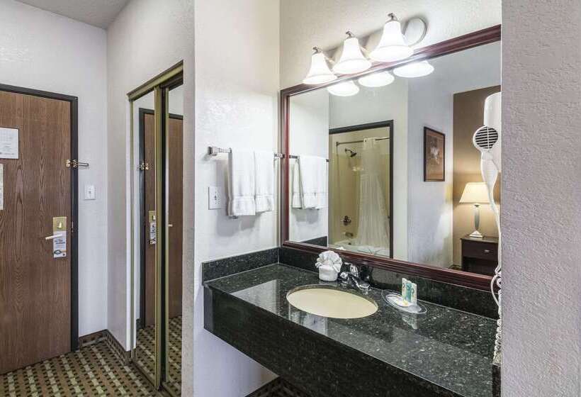 فندق Quality Suites Burleson   Ft Worth