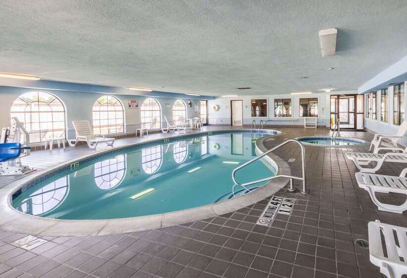 فندق Quality Suites Burleson   Ft Worth