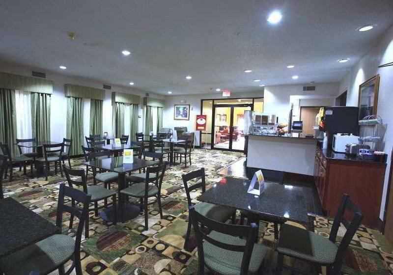 فندق Quality Suites Burleson   Ft Worth