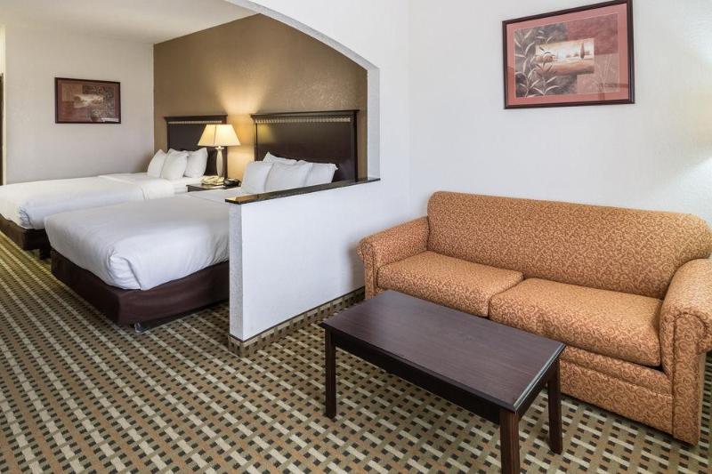 فندق Quality Suites Burleson   Ft Worth