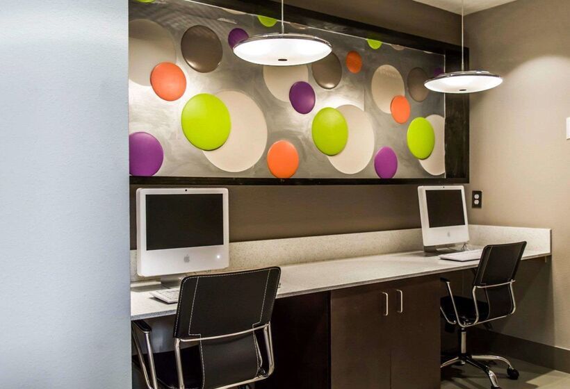 בית מלון כפרי Quality Suites Fort Myers Airport I 75