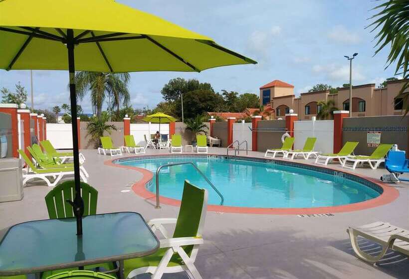 בית מלון כפרי Quality Suites Fort Myers Airport I 75