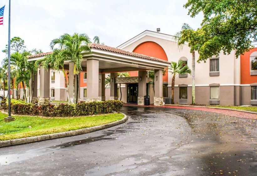 فندق Quality Suites Fort Myers Airport I 75