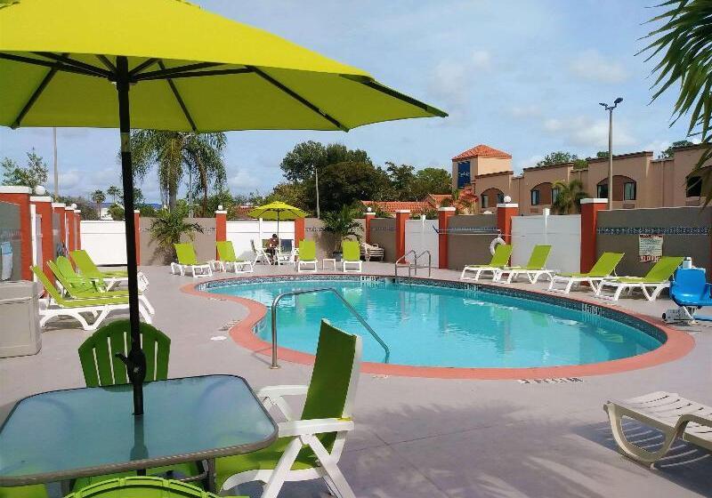 בית מלון כפרי Quality Suites Fort Myers Airport I 75