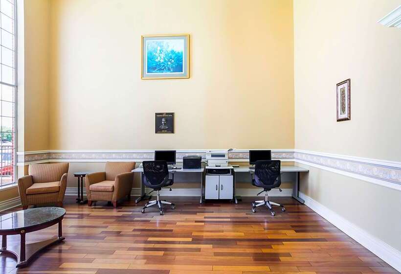 فندق Quality Suites