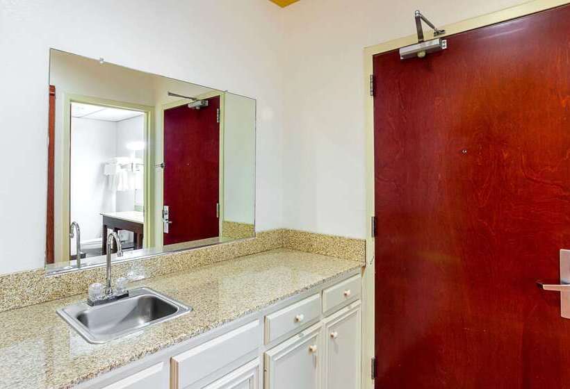 فندق Quality Suites