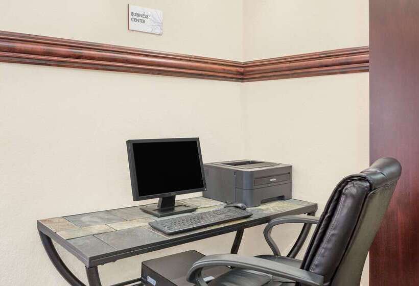 ホテル Ramada By Wyndham Denver International Airport