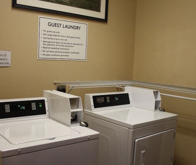 ホテル Ramada By Wyndham Denver International Airport