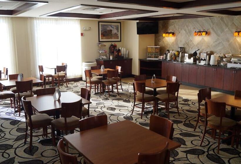 فندق Ramada By Wyndham Denver International Airport