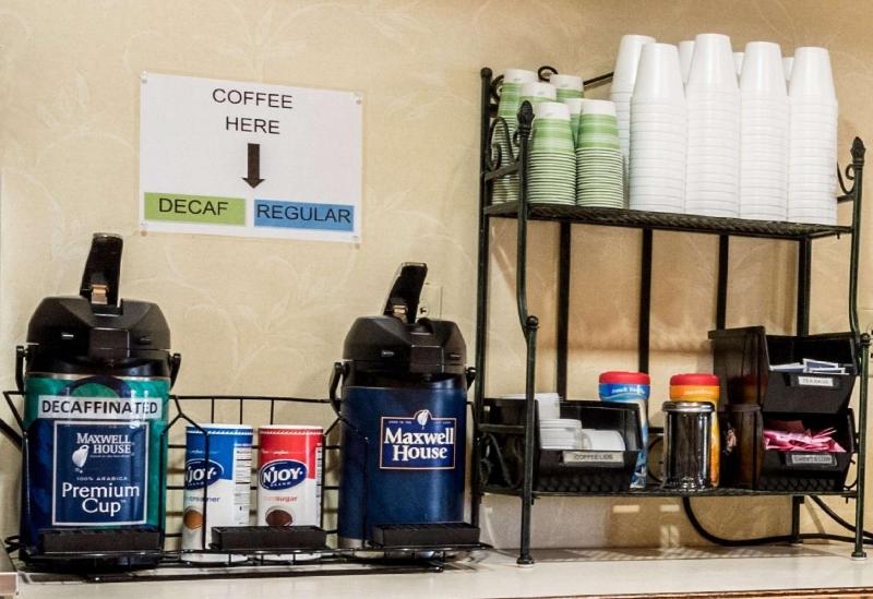 בית מלון כפרי Red Roof Inn & Suites Knoxville East